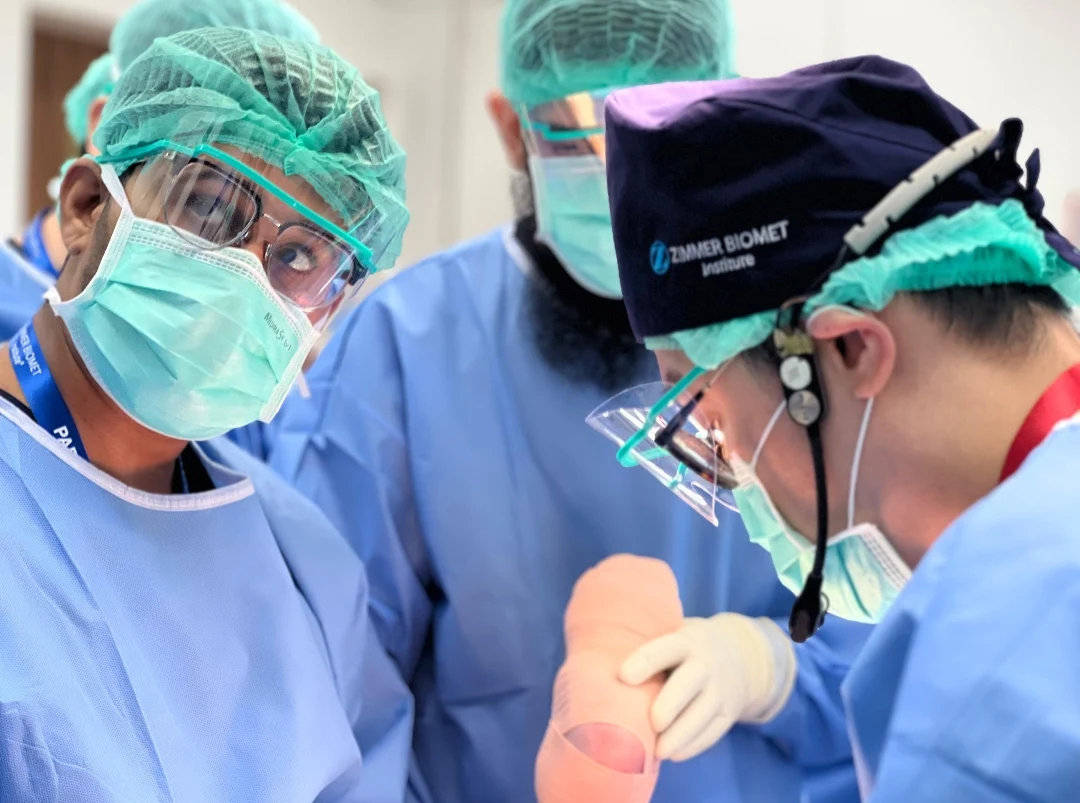 Dr. Vishwajit Patil - Robotic Surgeon